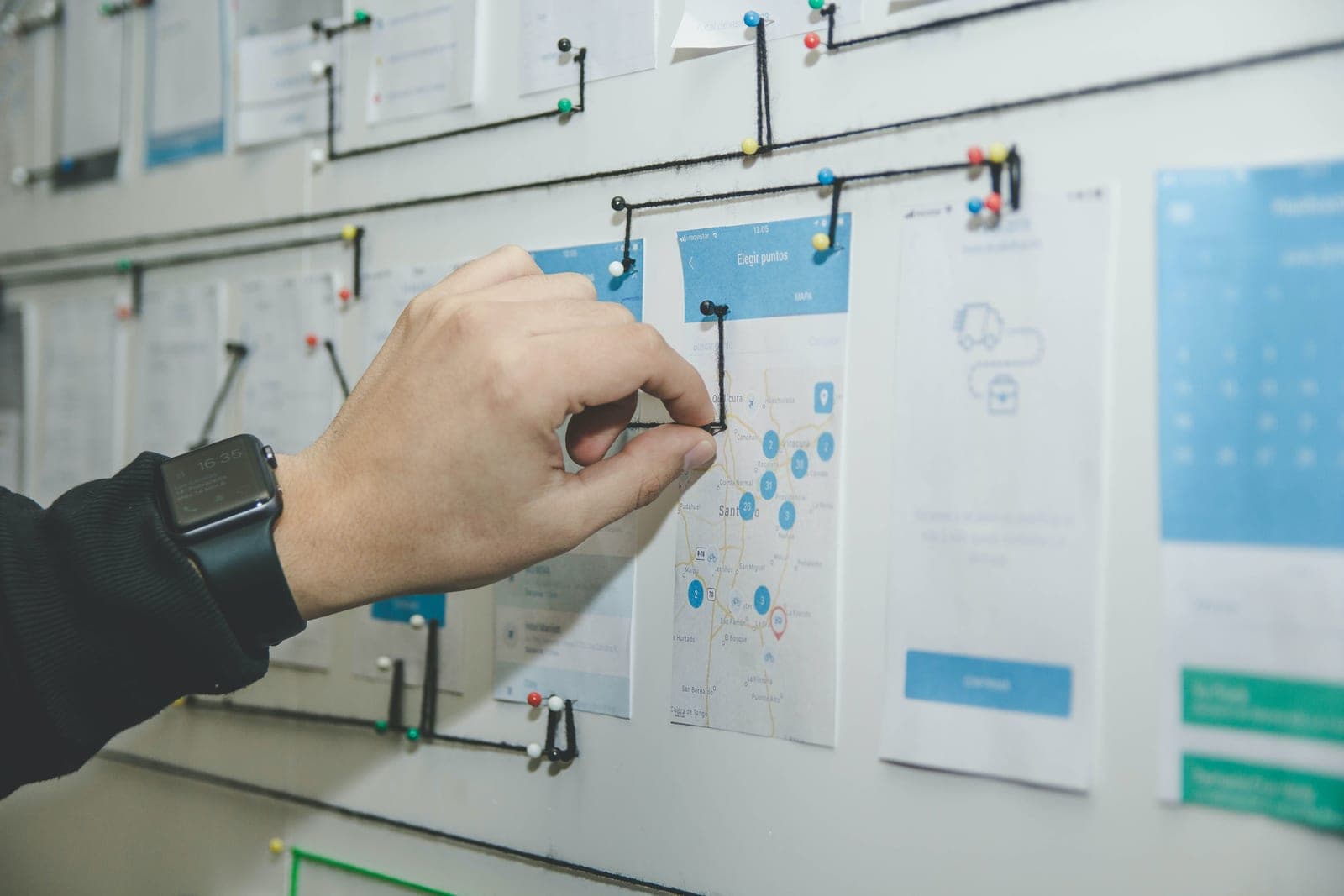 Routing of workflow processes arranged on a board